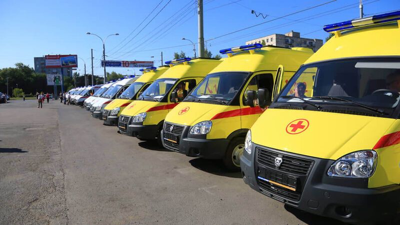 Новенькие автомобили скорой помощи получили медики новосибирской области